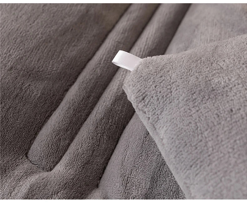 極暖 リバーシブル シープ調ボアキルト（冬用掛け毛布）