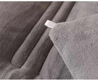 極暖 リバーシブル シープ調ボアキルト（冬用掛け毛布）