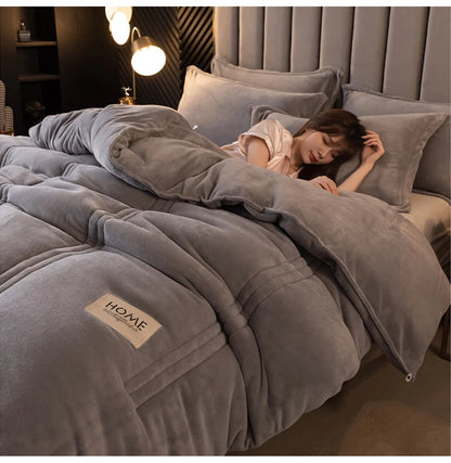 極暖 リバーシブル シープ調ボアキルト（冬用掛け毛布）