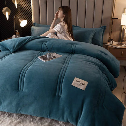 極暖 リバーシブル シープ調ボアキルト（冬用掛け毛布）