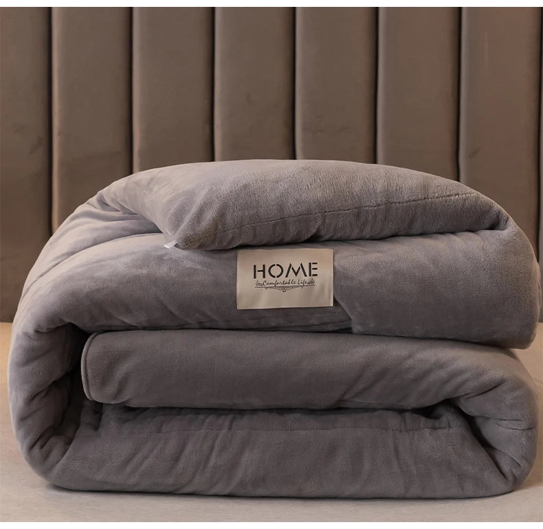 極暖 リバーシブル シープ調ボアキルト（冬用掛け毛布）